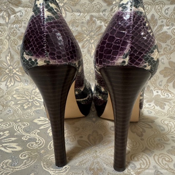 Calvin Klein Stilettos - Picture 2 of 5